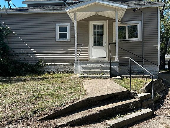 3rd image of 300 N Despelder St