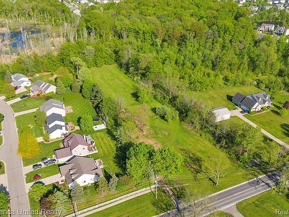 3rd image of 25100 Martindale Rd