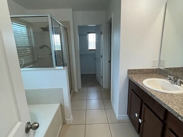4738 Rockvale Dr — Photo 12