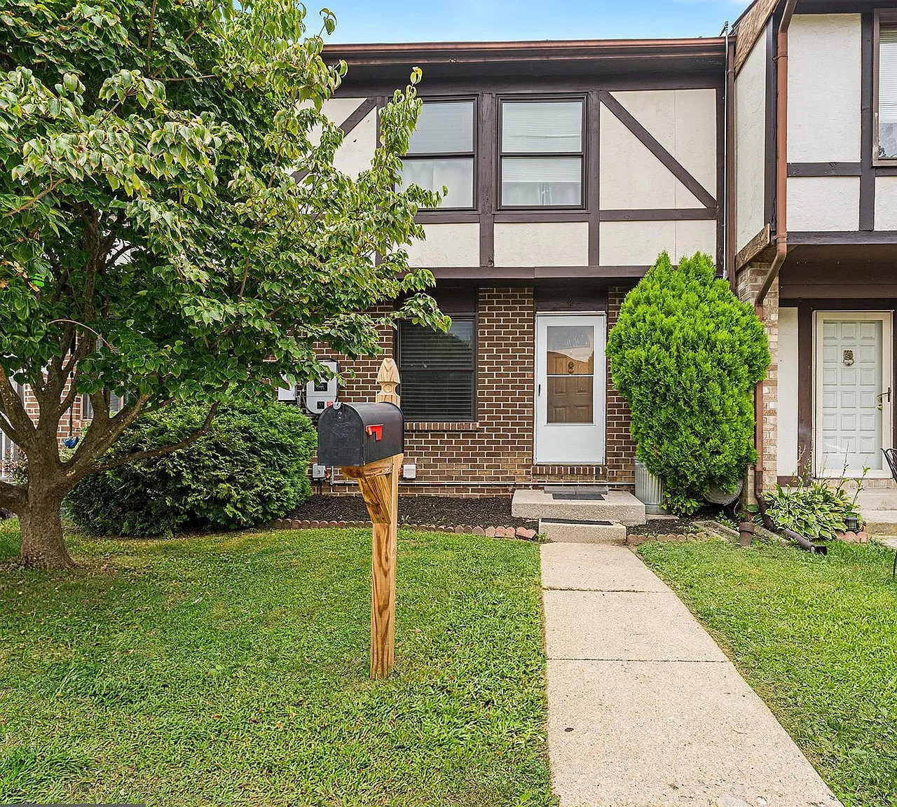 4 bed, 1960 sqft, $3,500 — Photo 4