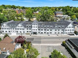 425 Lagrange St #210A, West Roxbury, MA 02132