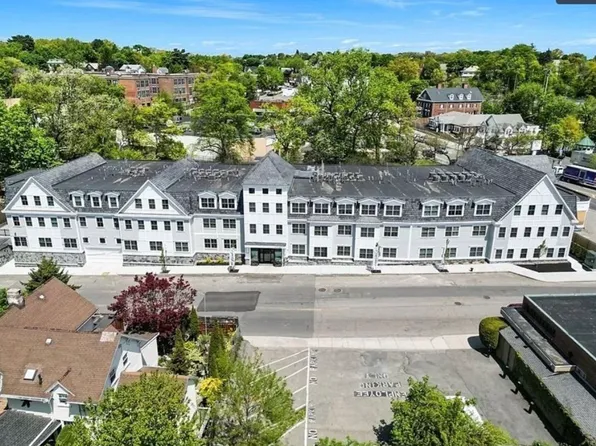 425 Lagrange St #210A, West Roxbury, MA 02132