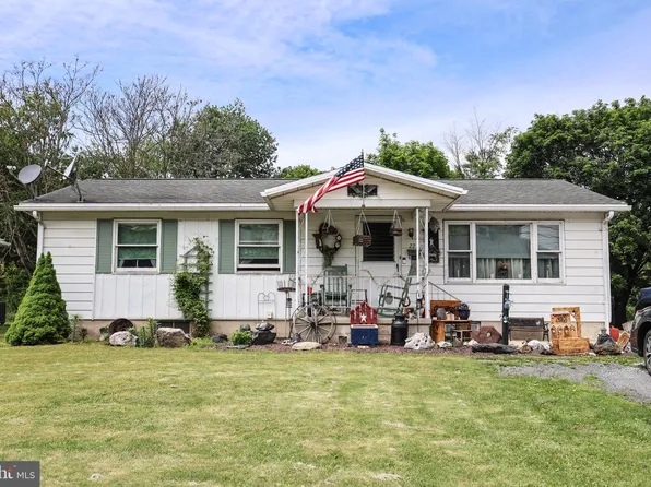223 E Bacon St, Pottsville, PA 17901