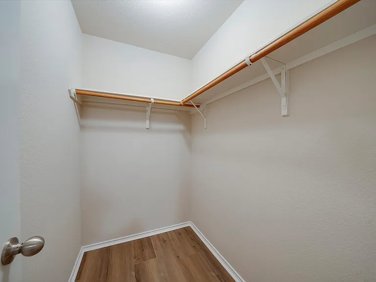 185 Hometown Pkwy — Photo 35