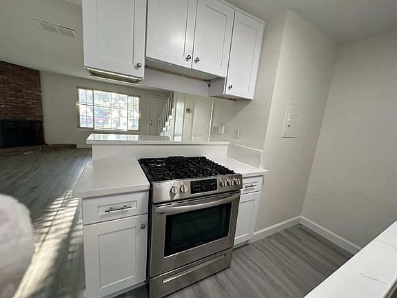 5th image of 656 E Le Mar Park Dr #D