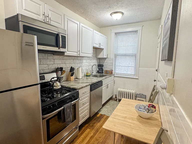 191 Kent St #5 — Photo 7