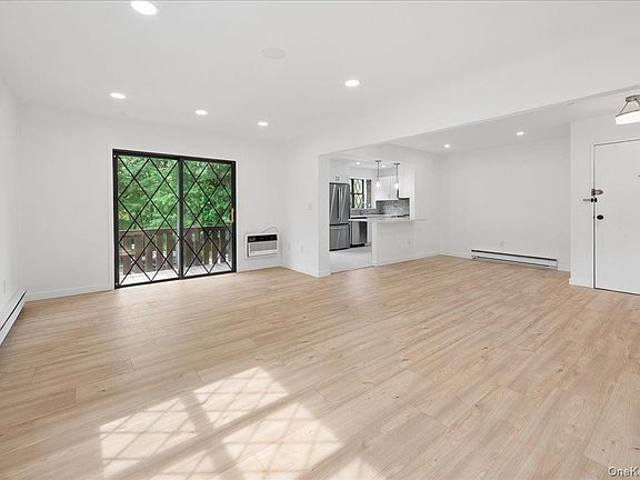 4th image of 411 Sierra Vista Lane