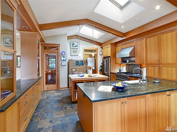 5th image of 3546 Crystal Springs Dr NE