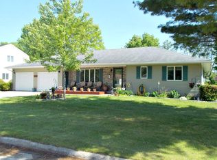 401 Ridgeview Dr, Independence, IA 50644