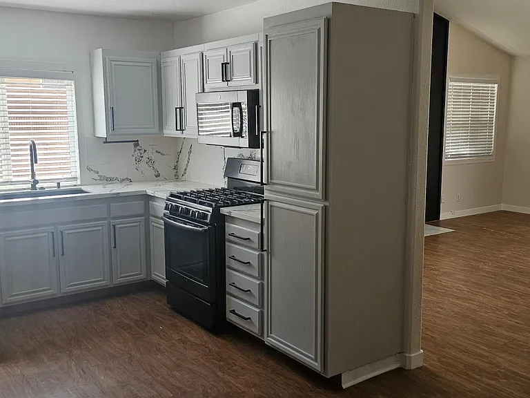 424 E Avenue J11 — Photo 10