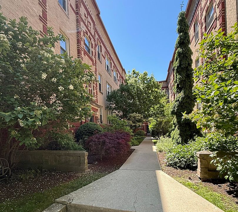 2nd image of 5336 N Winthrop Ave APT 1E