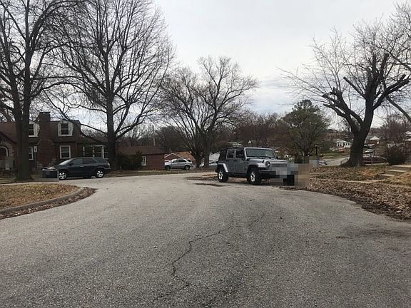 4th image of 576 Bellsworth Dr