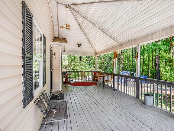 3rd image of 133 Pegg Ave