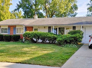 645 Maywood Ln, Hoffman Estates, IL 60169