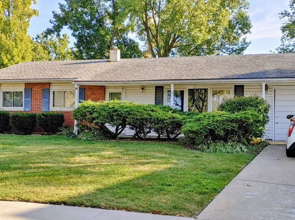 645 Maywood Ln, Hoffman Estates, IL 60169