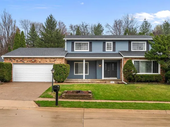 1321 Terrace Park Dr, Bettendorf, IA 52722