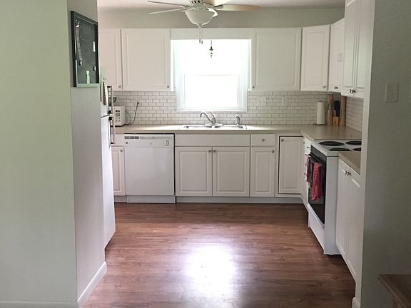5th image of 2899 Bahns Dr