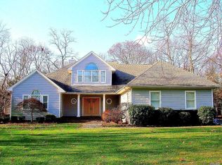 441 S Country Rd, East Patchogue, NY 11772