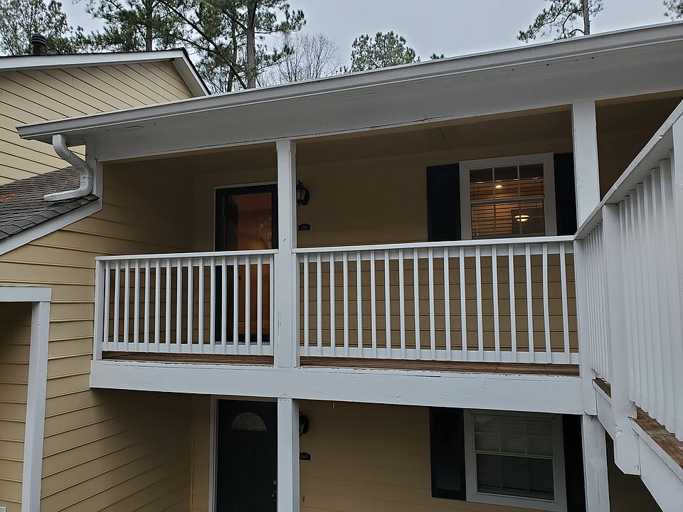 1st image of 3960 Riverlook Pkwy SE Unit 211