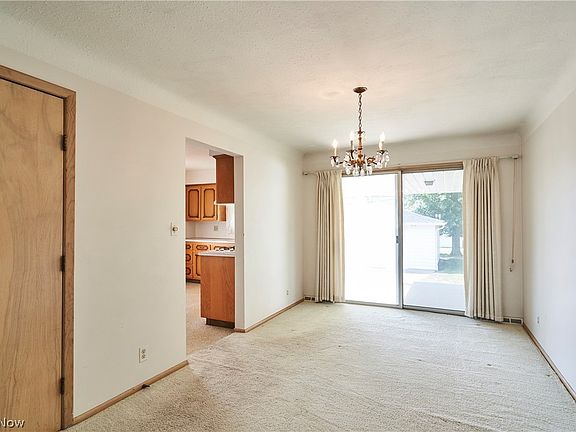 5th image of 29581 Robert St