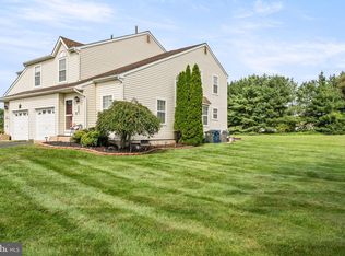 435 Longfellow Dr, Williamstown, NJ 08094