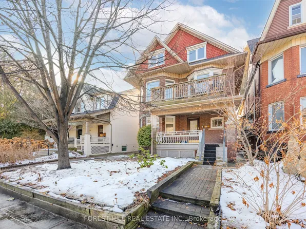 416 Palmerston Blvd #2, Toronto, ON M6G 2N8