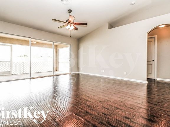 3rd image of 206 NE 16th Terrace Cpe