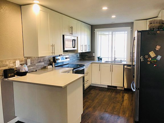 Kitchen. Soft Closing cabinets