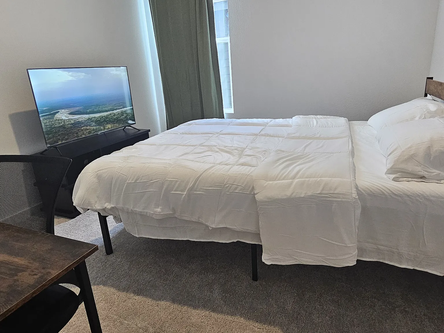 5 bed, 3200 sqft, $2,800 — Photo 2