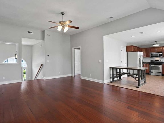 5th image of 575 Press Grove Dr