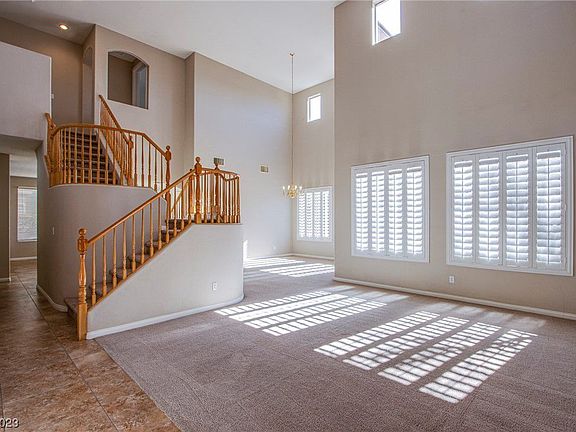 5th image of 5059 Masotta Ave