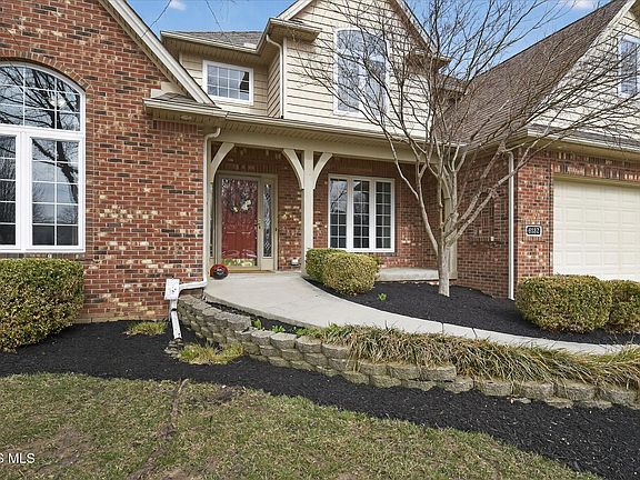 3rd image of 6137 Secluded Ct