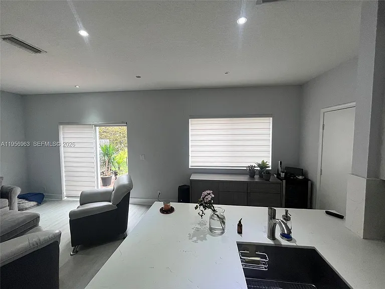 4746 Lago Vista Dr — Photo 10
