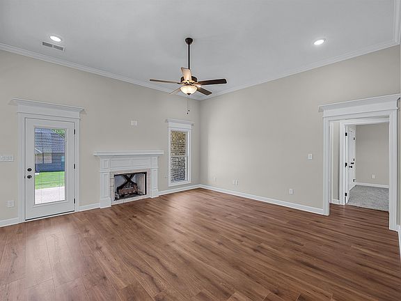 4th image of 24 Breezy Meadow Dr