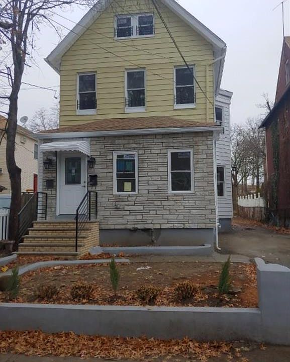 1st image of 115 S 11th Ave