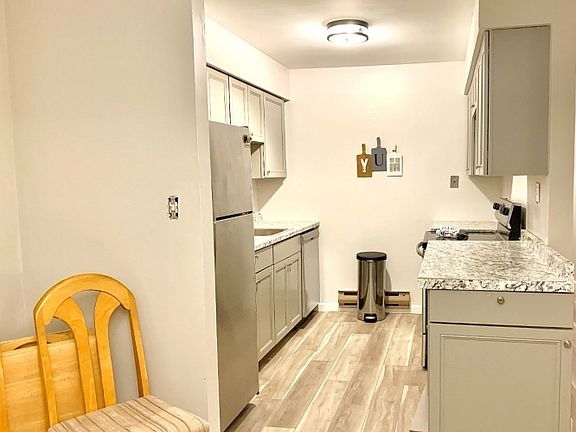 3rd image of 250 Grant Ave #16