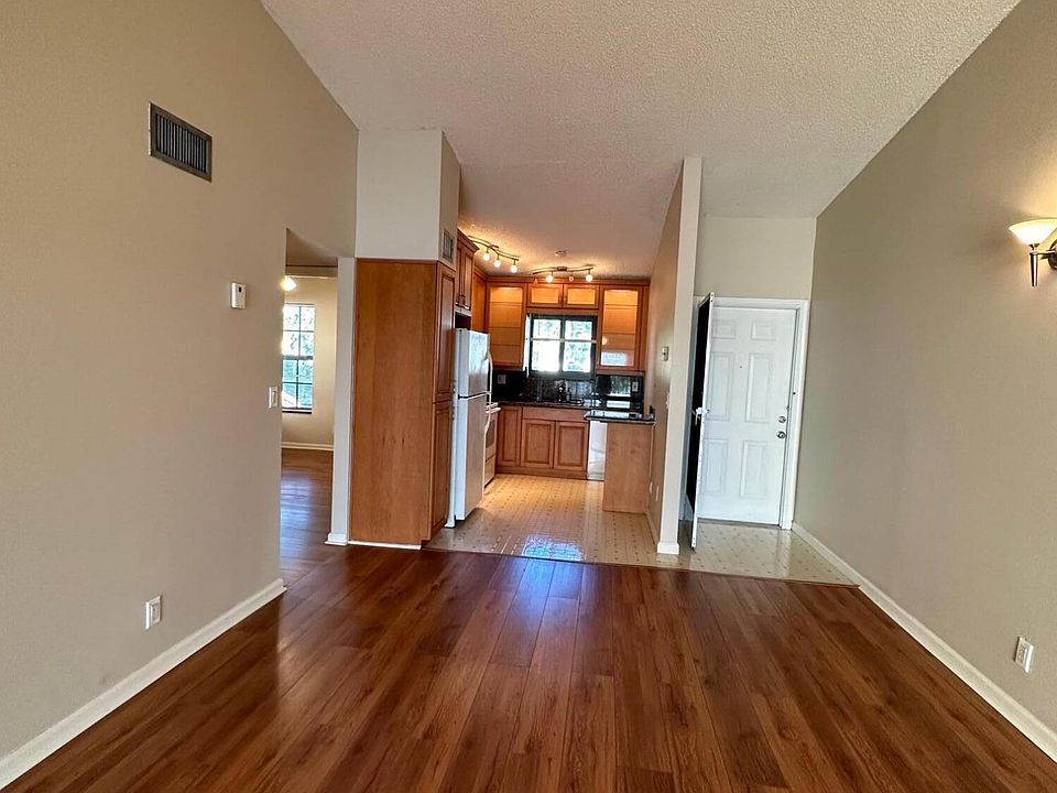 1st image of 2650 Greenwood Ter #2190