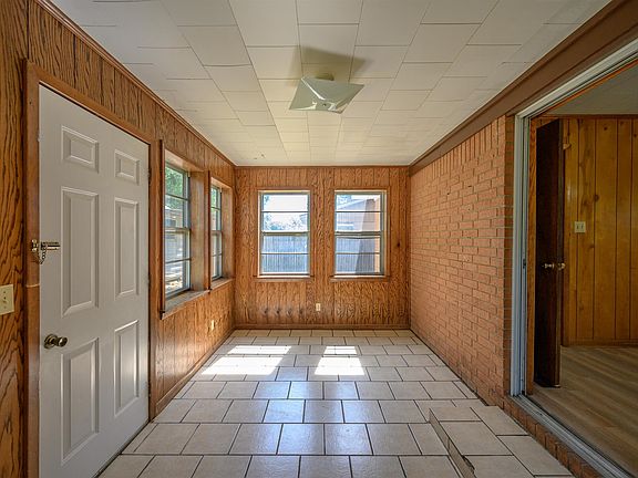4th image of 206 Union St