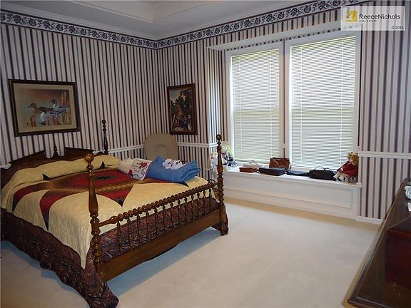 Master Bedroom with window seat