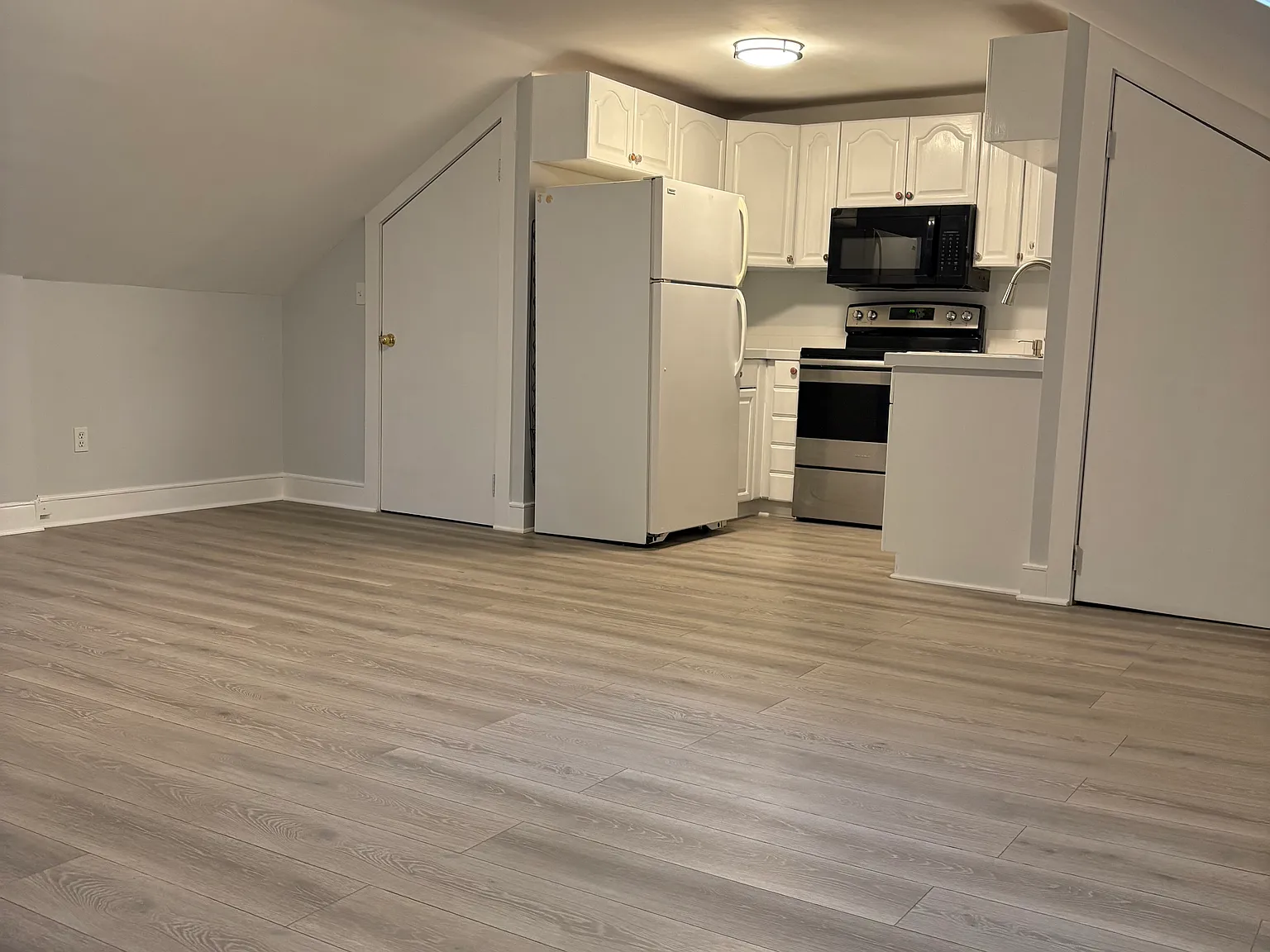 1 bed, 900 sqft, $2,500 — Photo 2