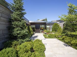 2500 Telegraph Rd, Bannockburn, IL 60015