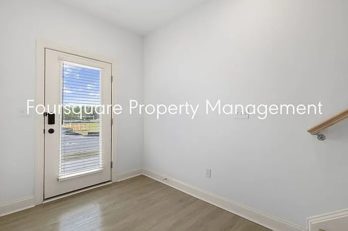 1424 Grove Village Rd — Photo 12