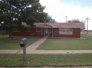 1017 Sunset Dr, Post, TX 79356