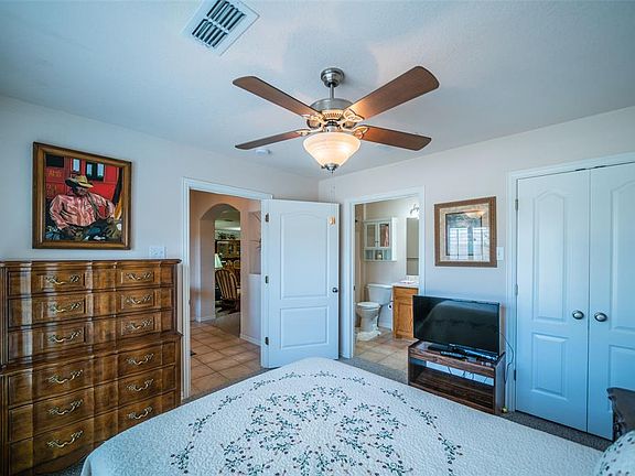 5th image of 214 Oleander Pl