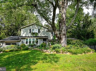 1424 Manorwood Dr, West Chester, PA 19382