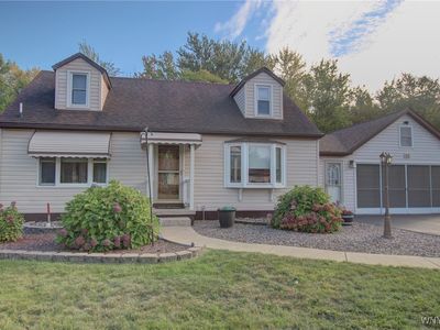 52 Meadowlawn Rd, Orchard Park, NY, 14127