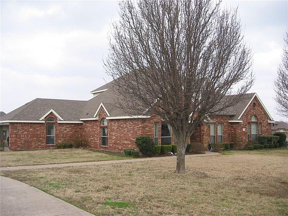 2nd image of 3066 Oakwood Dr