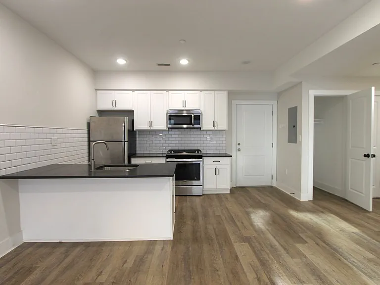 East Main Manayunk Apartments — Photo 71