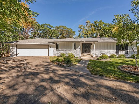 2nd image of 1315 Deerwood Dr