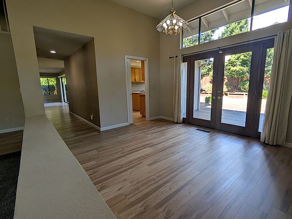 5th image of 4144 Greenwich Dr